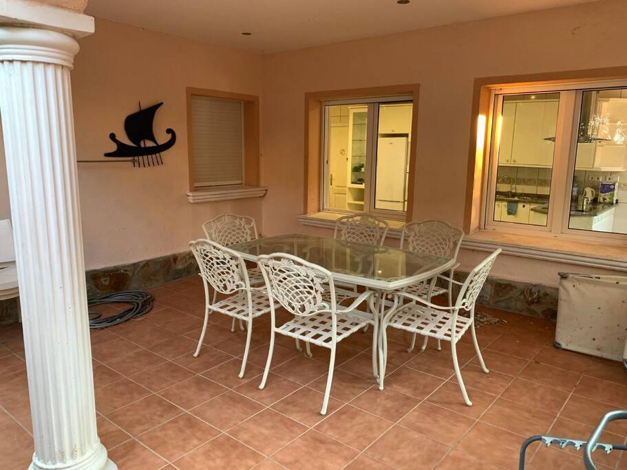 רוזס Villa Leo Con Vistas Al Mar Y Piscina Privada מראה חיצוני תמונה