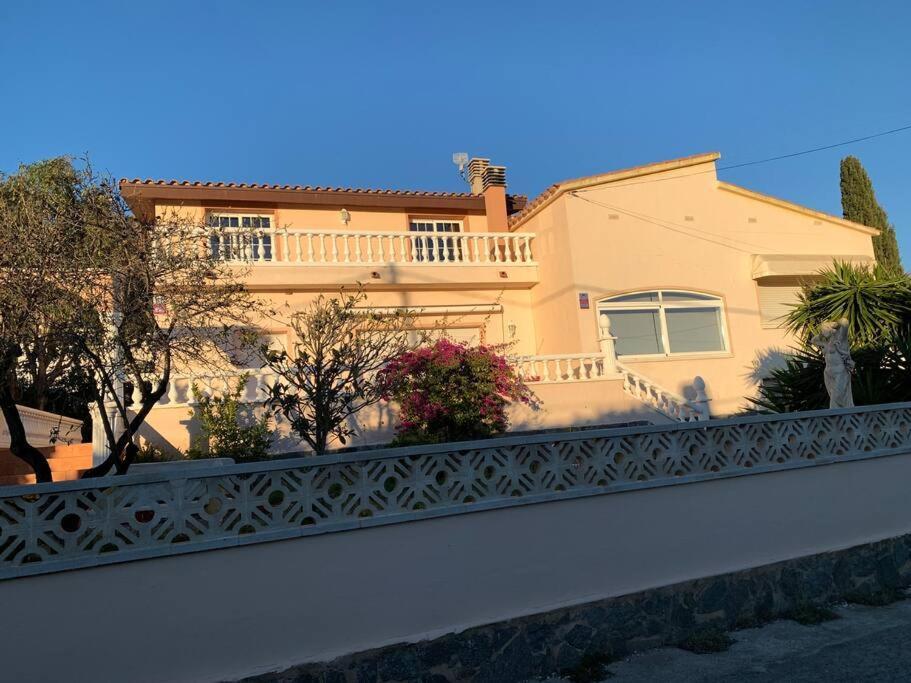 רוזס Villa Leo Con Vistas Al Mar Y Piscina Privada מראה חיצוני תמונה