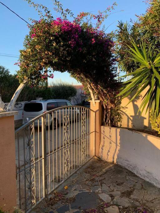 רוזס Villa Leo Con Vistas Al Mar Y Piscina Privada מראה חיצוני תמונה