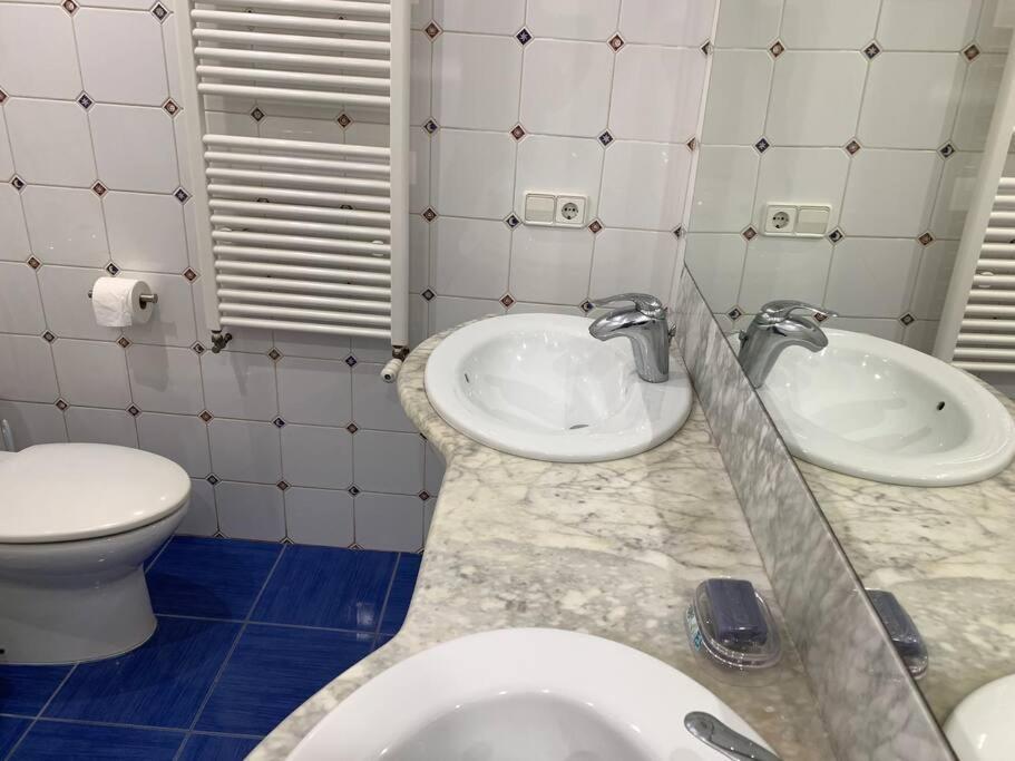 רוזס Villa Leo Con Vistas Al Mar Y Piscina Privada מראה חיצוני תמונה