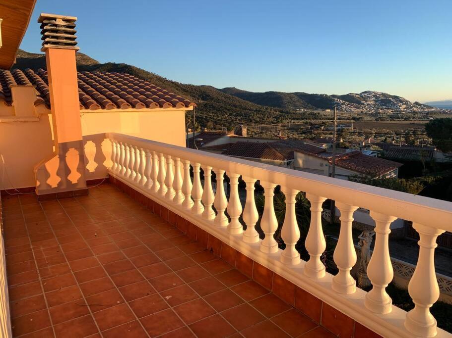 רוזס Villa Leo Con Vistas Al Mar Y Piscina Privada מראה חיצוני תמונה